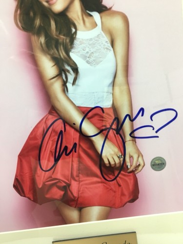 ARIANA GRANDE SIGNED PICTURE COA ORIGINAL AND AUTHENTIC!!!