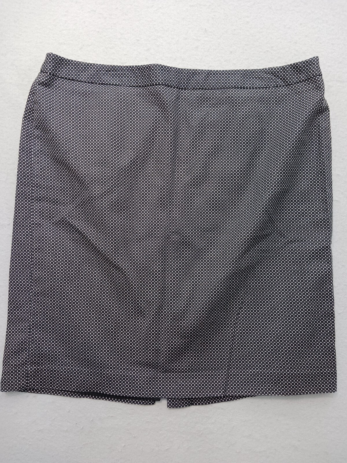 Liz Claiborne Career Women's Skirt Size 16 Pencil Black White Geometric Office