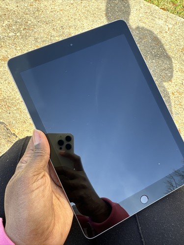タブレット Apple - iPad(6th Generation) Wi-Fi  Space Gray Apple iPad 6th Gen 32GB Space Gray WiFi + 4G (Refurbished)