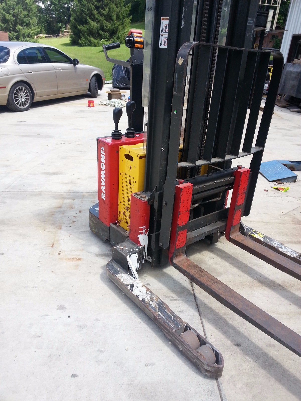 Raymond electric walkie stacker pallet jack forklift with side shift truck  OHIO