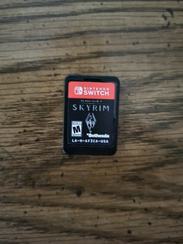 【コアゲー3本セット】Skyrim／ボンバーマン／ファミコン大会 switch コアゲー3本セット】Skyrim／ボンバーマン／ファミコン大会 switch
