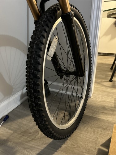 Deli Tire 27.5 x 2.25 MTB用タイヤ2本セット チューブ付 s-l400.jpg