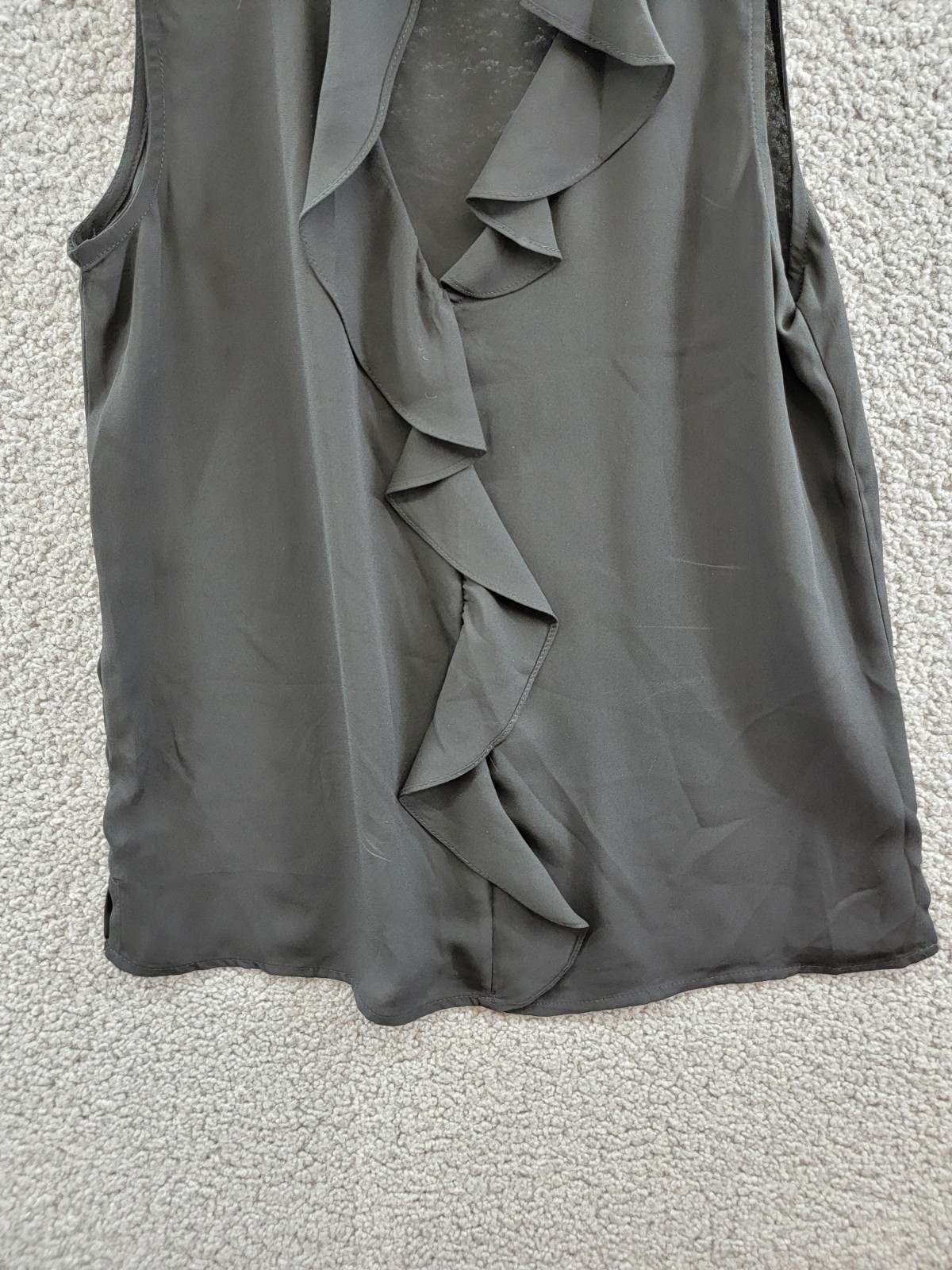 Vince Camuto Ruffle Blouse Women's XS Rich Black V-Neck Sleeveless Pullover - Picture 4 of 15