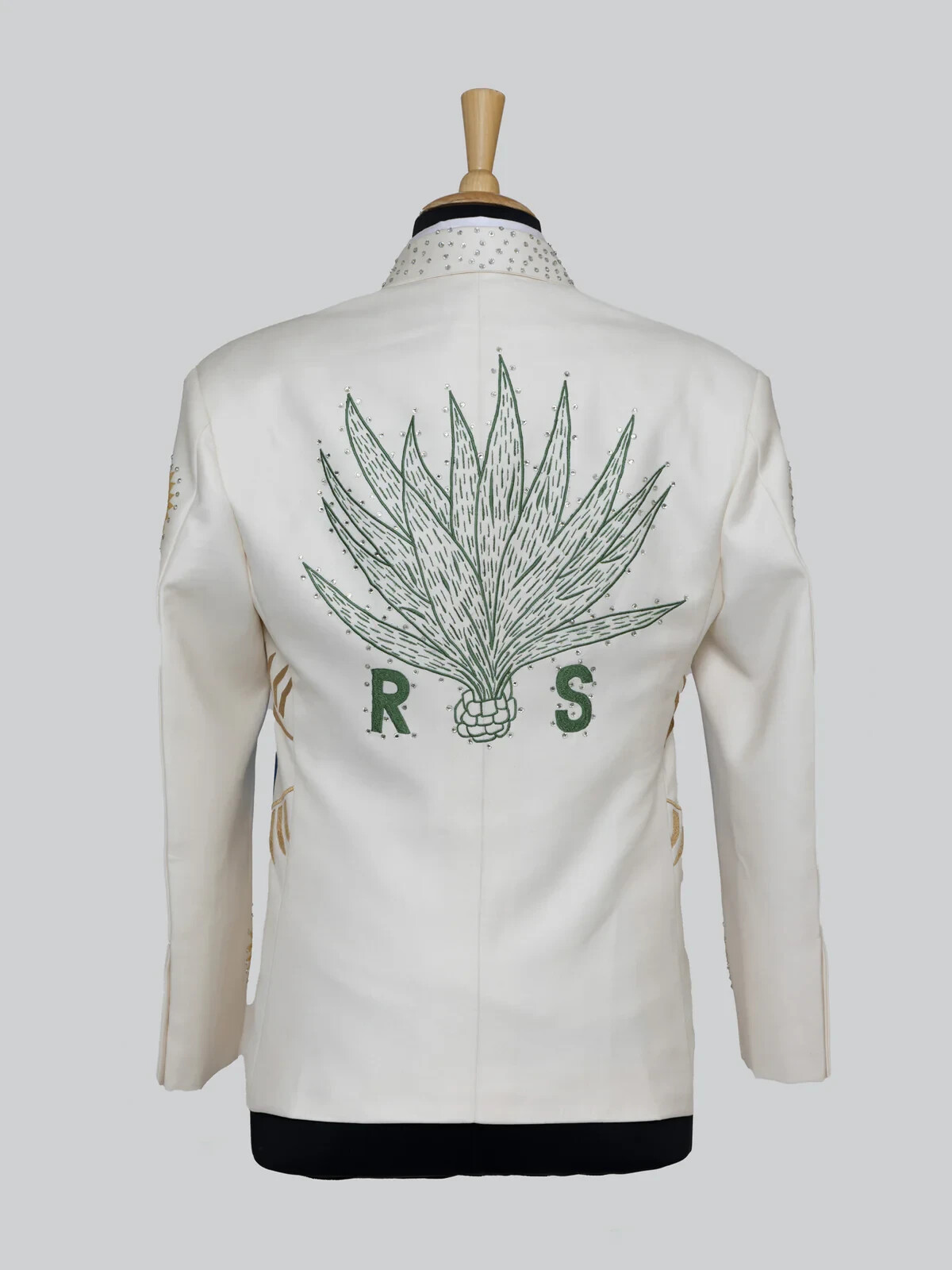 Pre-owned Western Rustic Romance: Women's Country  Wedding Suit - Elegant And Unique In White