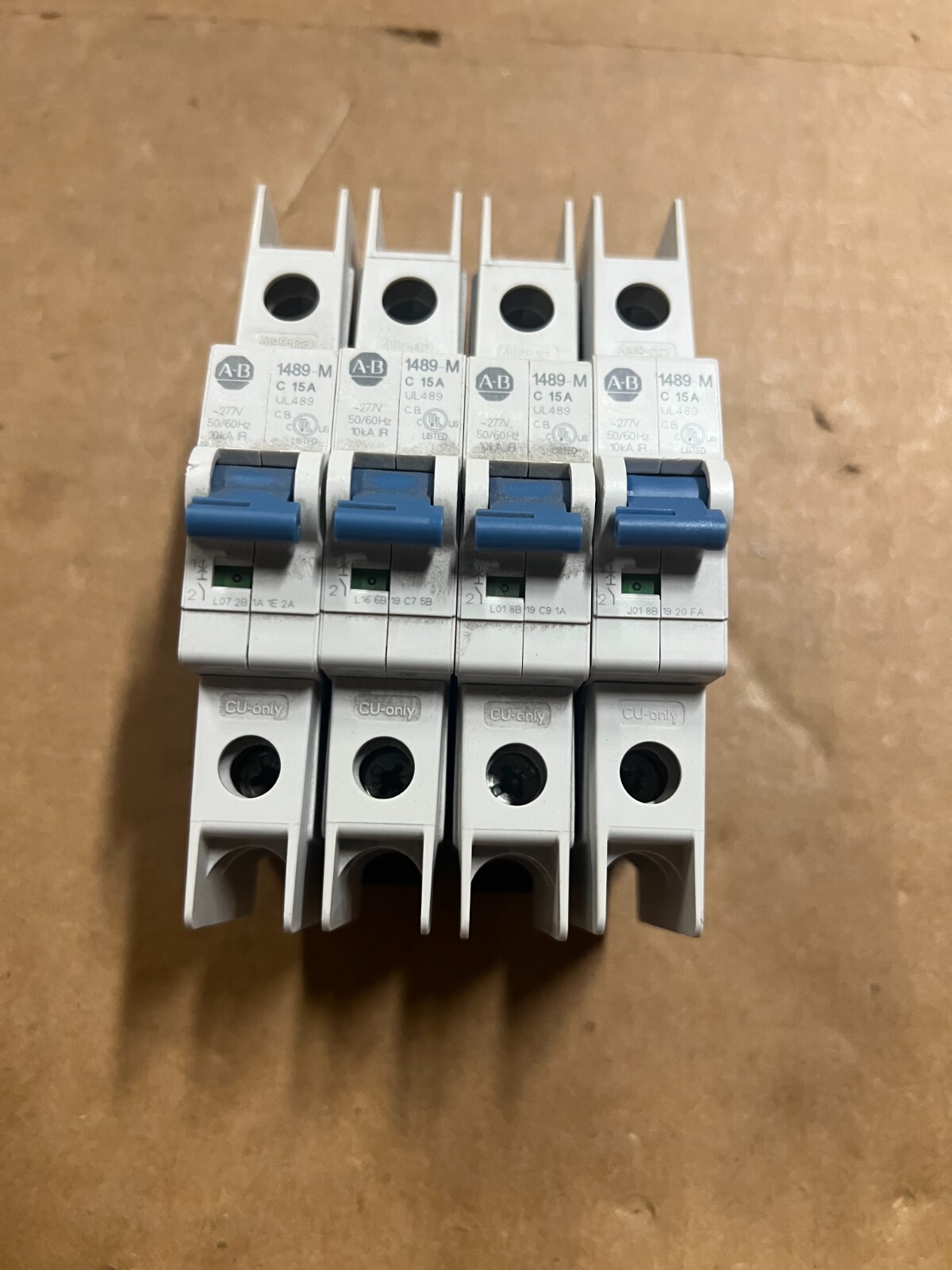 YES　BASIC150 Lot of 4 Allen Bradley 1489-M1C150 Ser D circuit Breaker