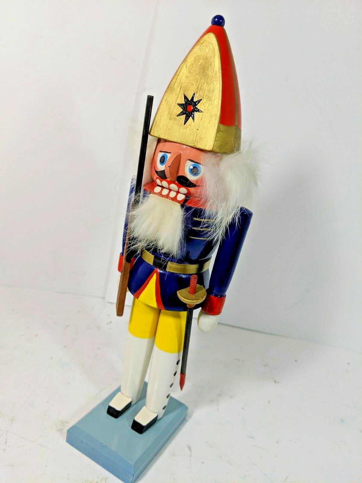 Erzgebirgische Volkskunst Soldier Nutcracker GDR German Democratic Republic