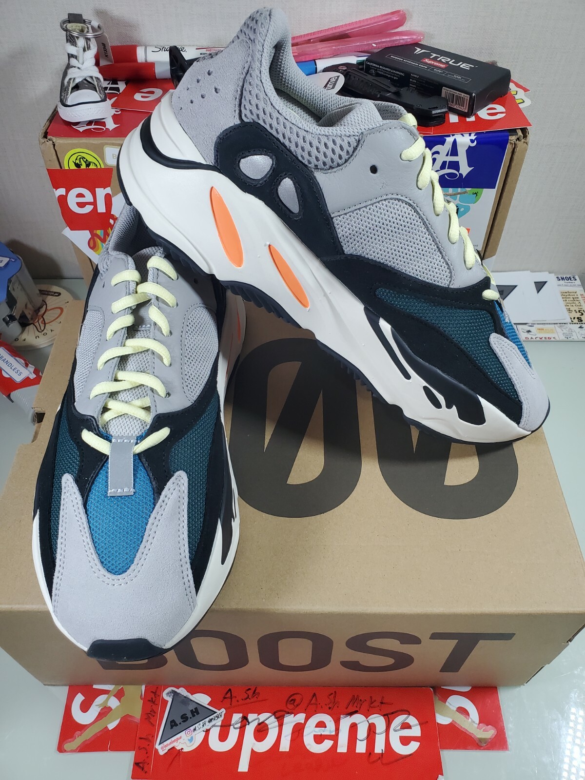 yeezy wave runner size 5.5