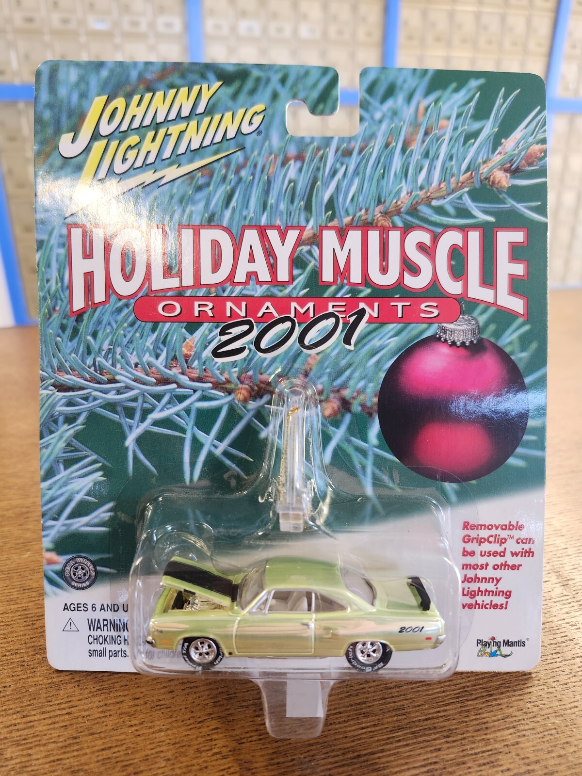 2001 Johnny Lightning Holiday Muscle Ornaments '70 Road 2001 Johnny Lightning Holiday Muscle Ornaments '70 Road