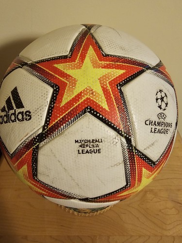 Adidas 21-22 UEFA Champions League Finale Match Soccer Ball