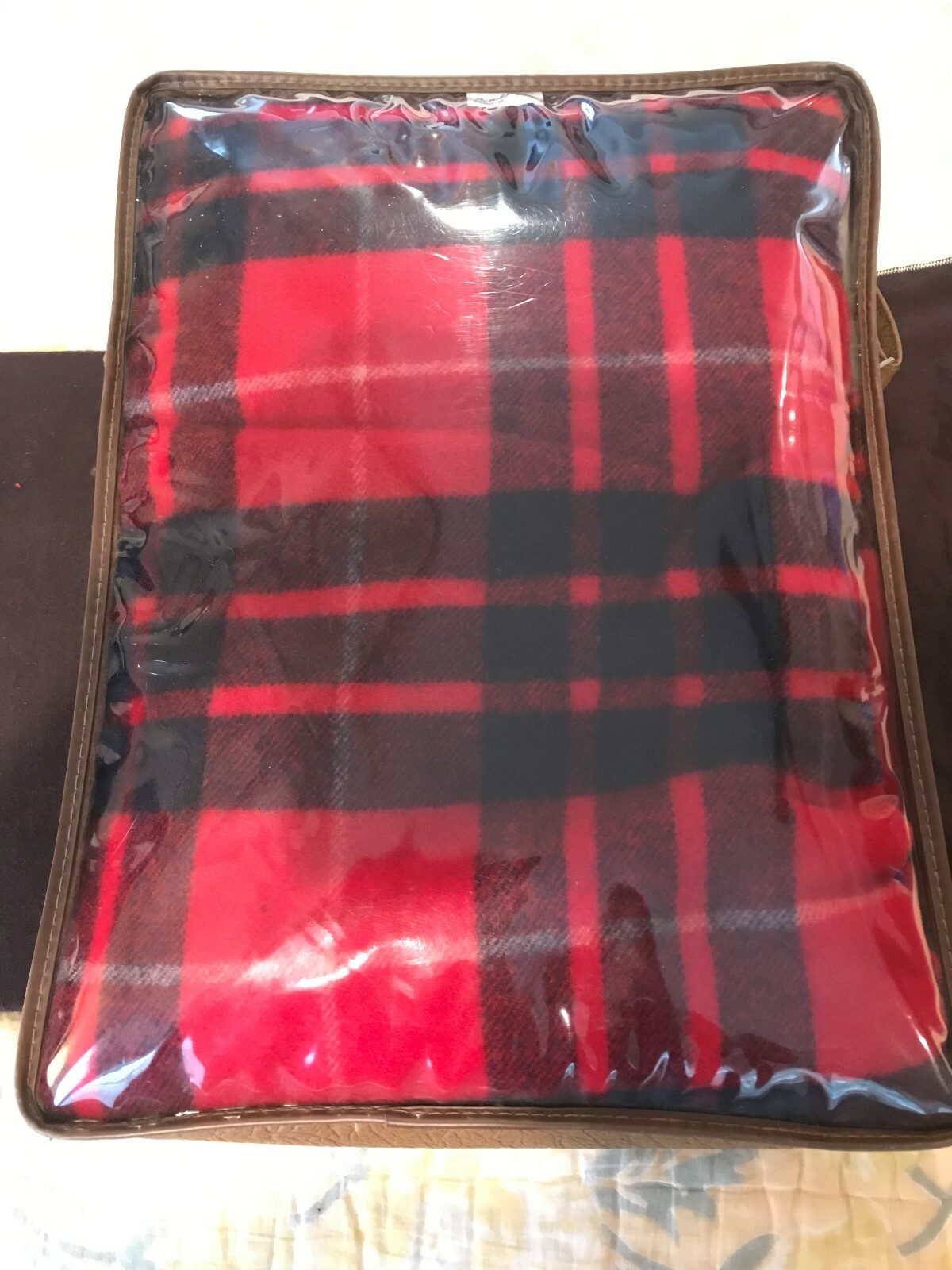 Pendleton Robe in a Bag Throw - 100 % Virgin Wool with bag