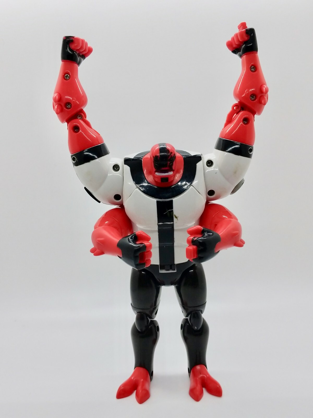 新品・未開封　BEN10 フィギュア　FOUR ARMS BEN 10 FOUR ARMS RED MONSTER 4” ACTION FIGURE PLASTIC BANDAI