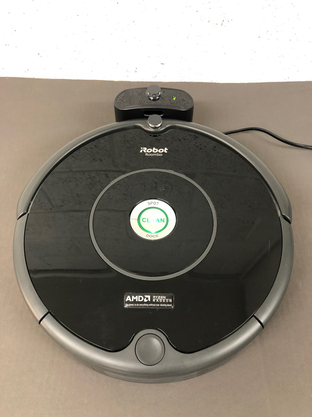 iRobot Roomba 606 Black Robotic Vacuum Cleaner | eBay UK