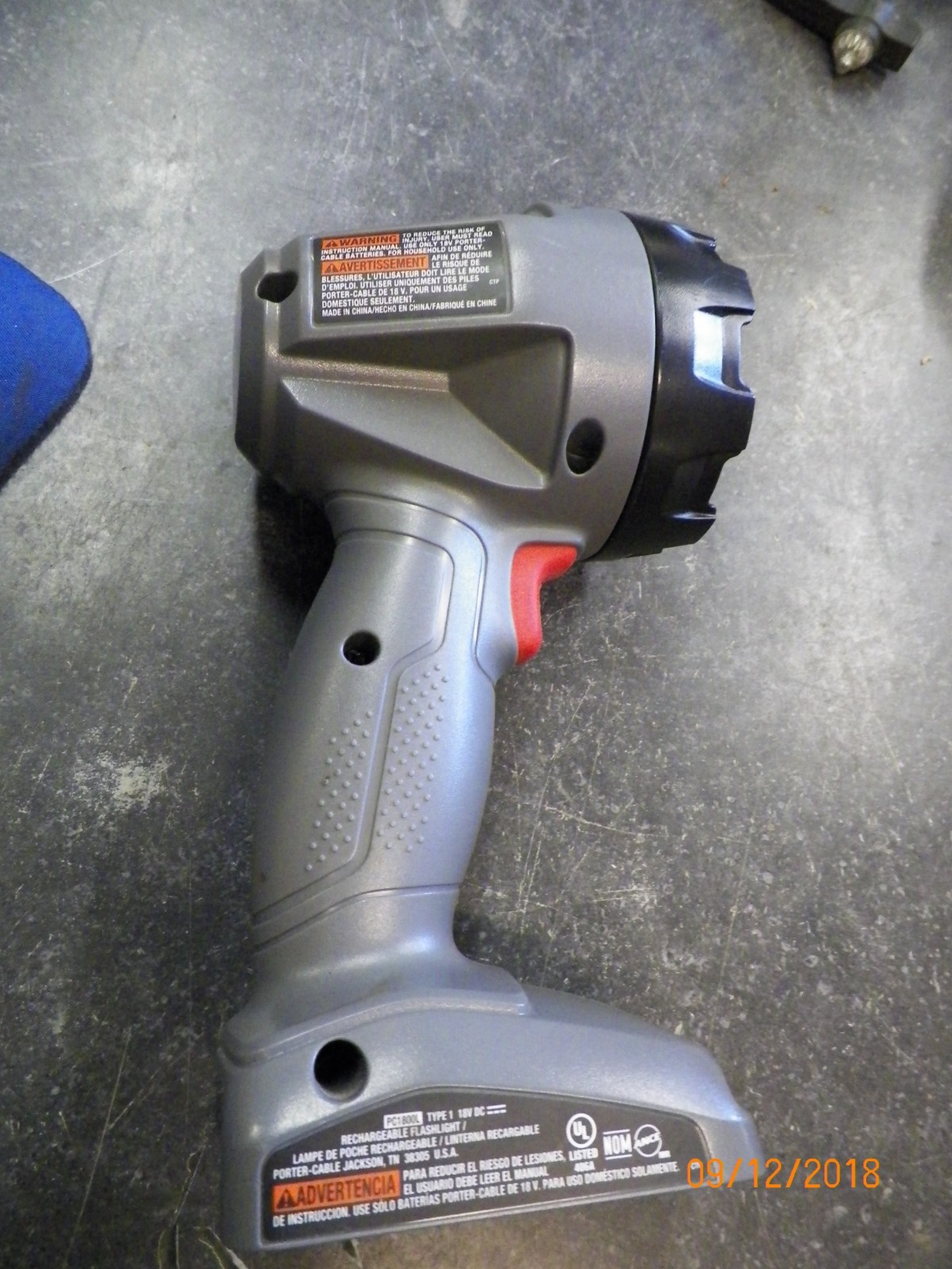 PORTER CABLE  18V WORK LIGHT FLASHLIGHT MODEL PC1800L