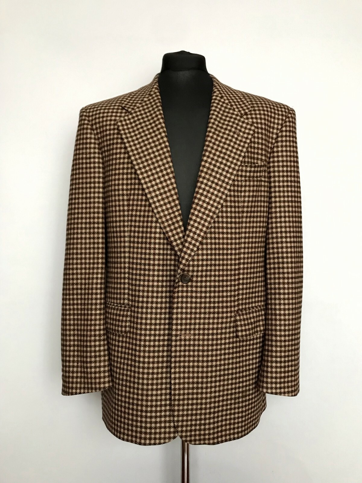 HUGO BOSS x LORO PIANA WOOL/CASHMERE 2-BUTTON BLAZER FORM HUGO BOSS x LORO PIANA WOOL/CASHMERE 2-BUTTON BLAZER FORM