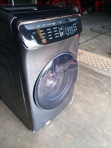 Damaged Samsung WV60M9900AV/A5 6.0 cu. ft. FlexWash Washer Black Stainless