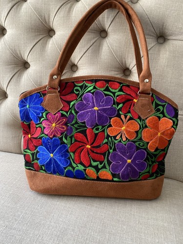 Mexican Embroidered purse , Floral Bag , Bolsa Bordada Mexicana Con Flores