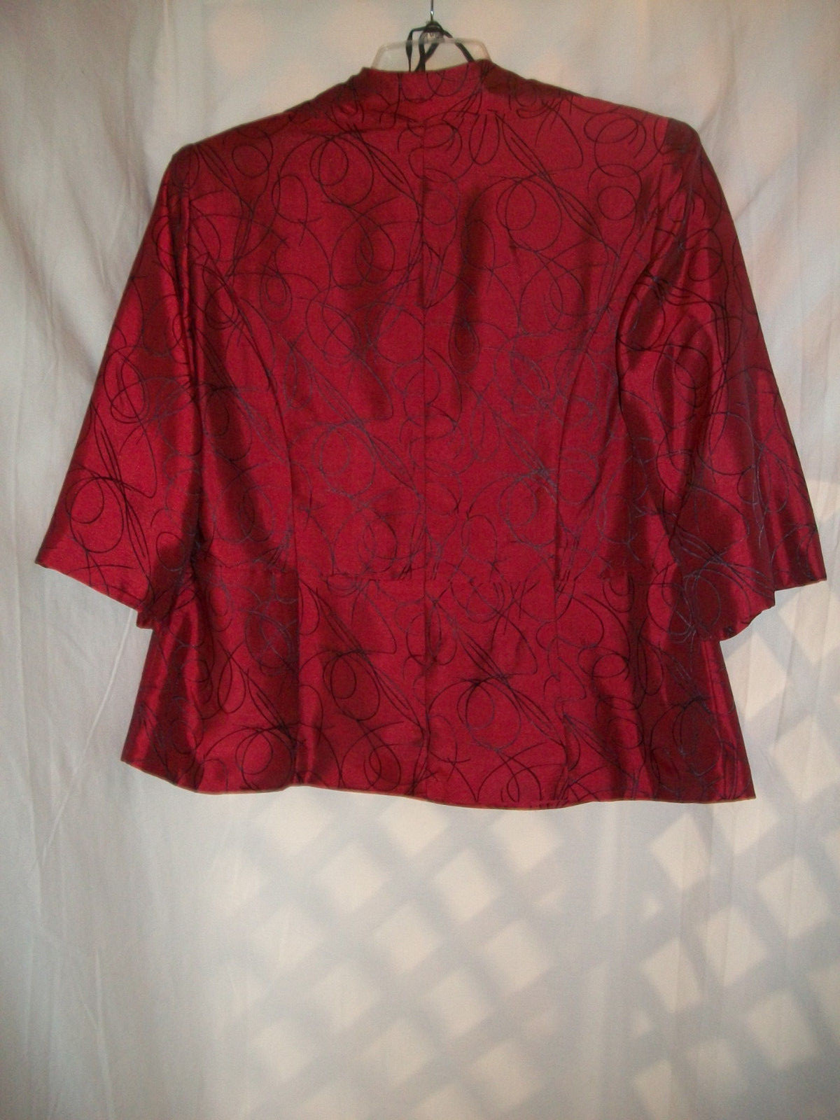 Ladies red and black 2 piece formal jacket and top. Size 14W