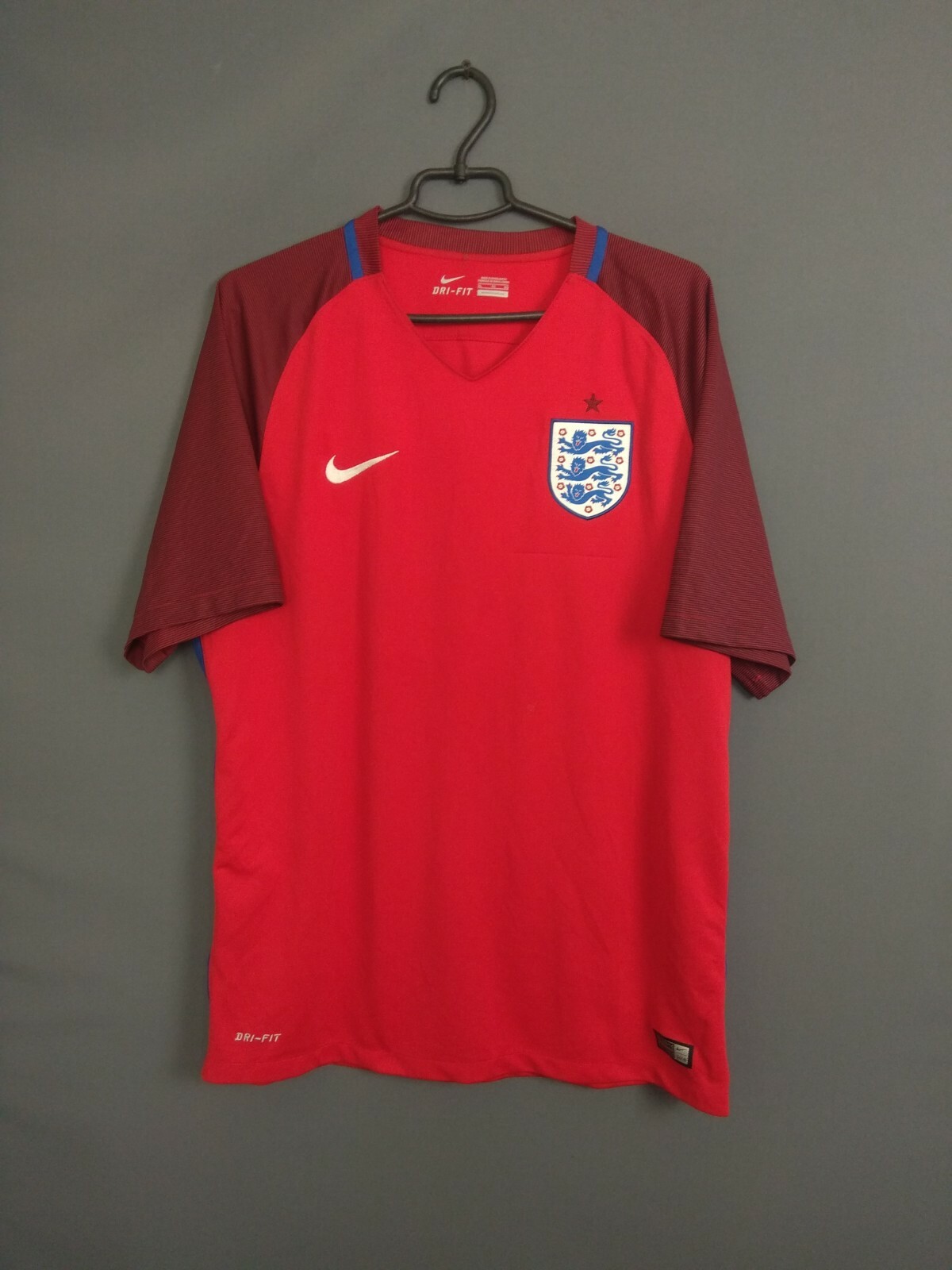 England Jersey 2017 2018 Away Size XL Shirt Nike 724608-600 England Jersey 2017 2018 Away Size XL Shirt Nike 724608-600