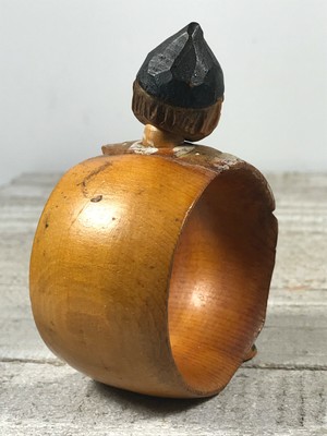 Lovely Wooden Hand-Carved Painted ANRI Italy Jolly Man Napkin Ring