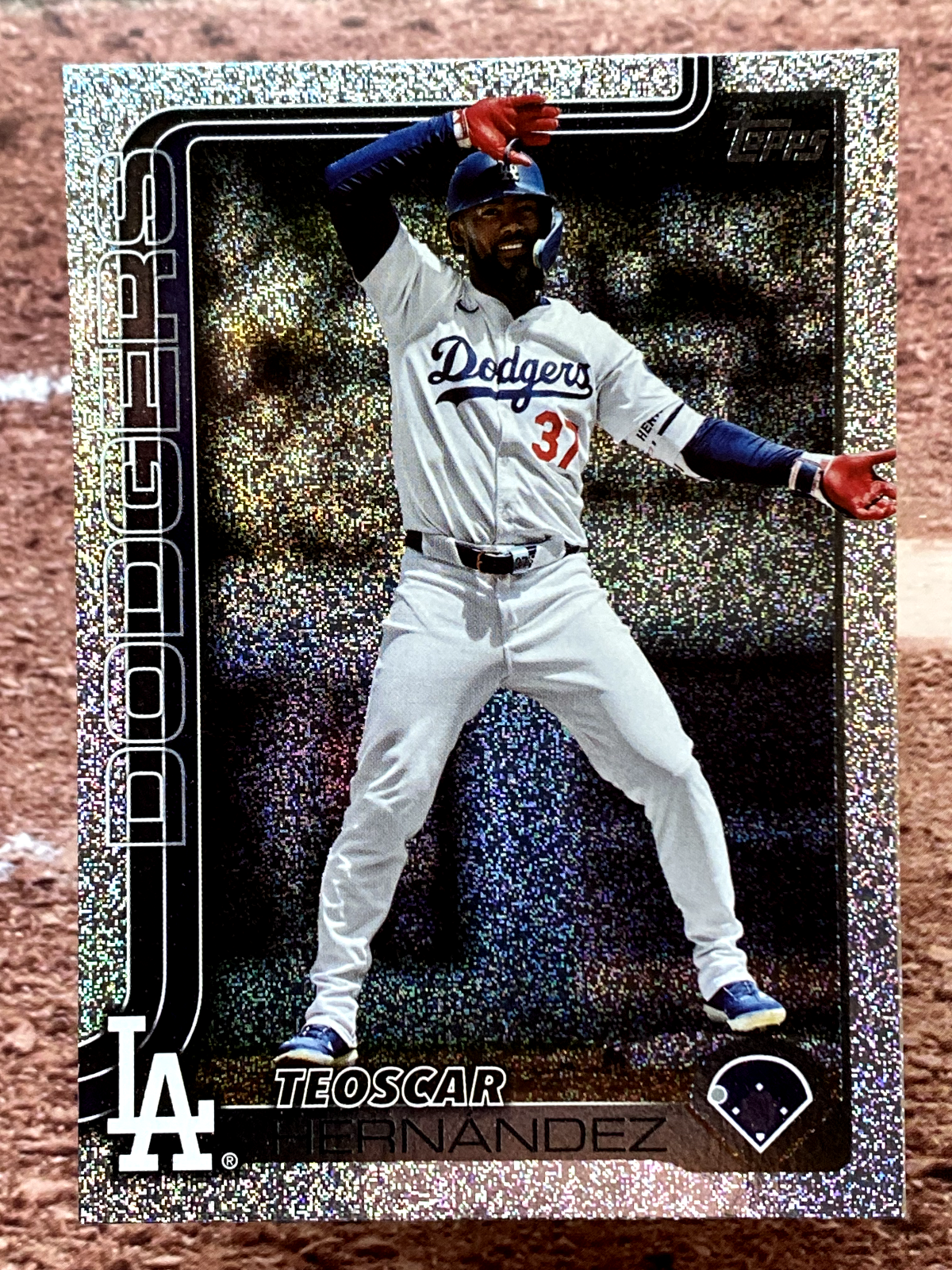 2025 Topps Sandglitter Teoscar Hernandez #176 Los Angeles Dodgers 