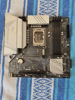 GIGABYTE B660M AORUS PRO AX DDR4 LGA 1700 MicroATX Intel Motherboard