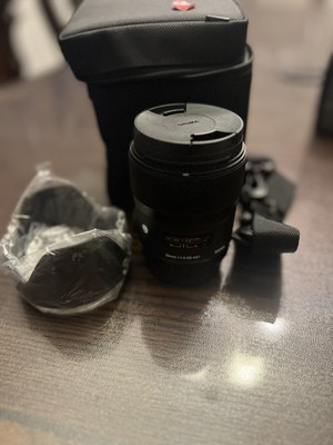Sigma 35mm F/1.4 Art Lens - Canon EF Mount with hood NEW