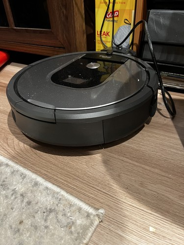 iRobot Roomba 960 Robotic Vacuum Cleaner - Gray (R960020