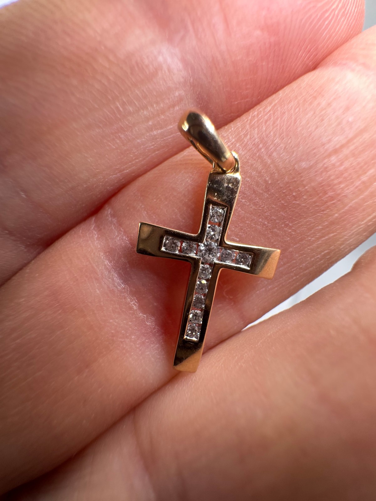 9ct Yellow Gold 0.12 Carat Diamond Set Cross Pendant - Chains available (0033)