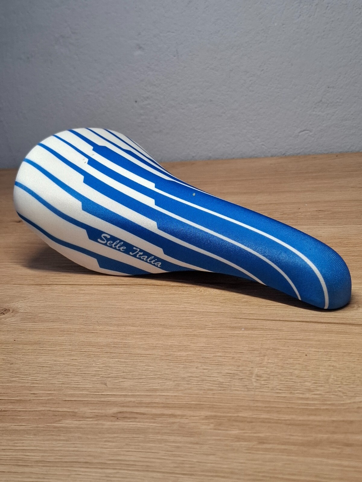 Retro Vintage Bicycle Parts NOS Selle Italia Blue Stripes