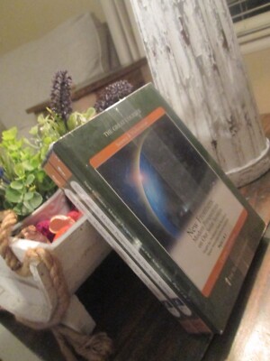 Great Courses 2 DVD + Guidebook New Frontiers: Modern Perspectives on Our Solar