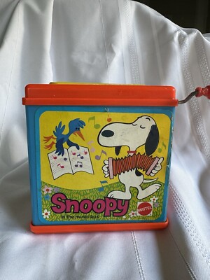 Vintage 1966 Mattel Snoopy In The Music Box (works, good condition)