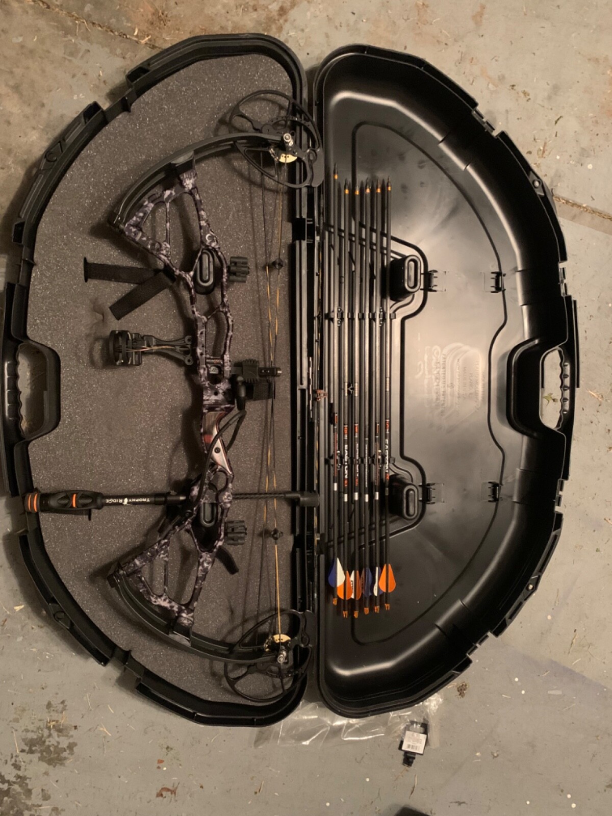 bowtech compound bow right hand
