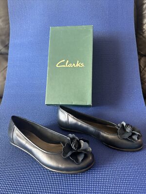 Clarks Book End Navy Patent Leather Slip On Shoes Comfort 9M Flat