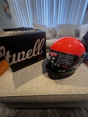 Biltwell Lane Splitter podium helmet.