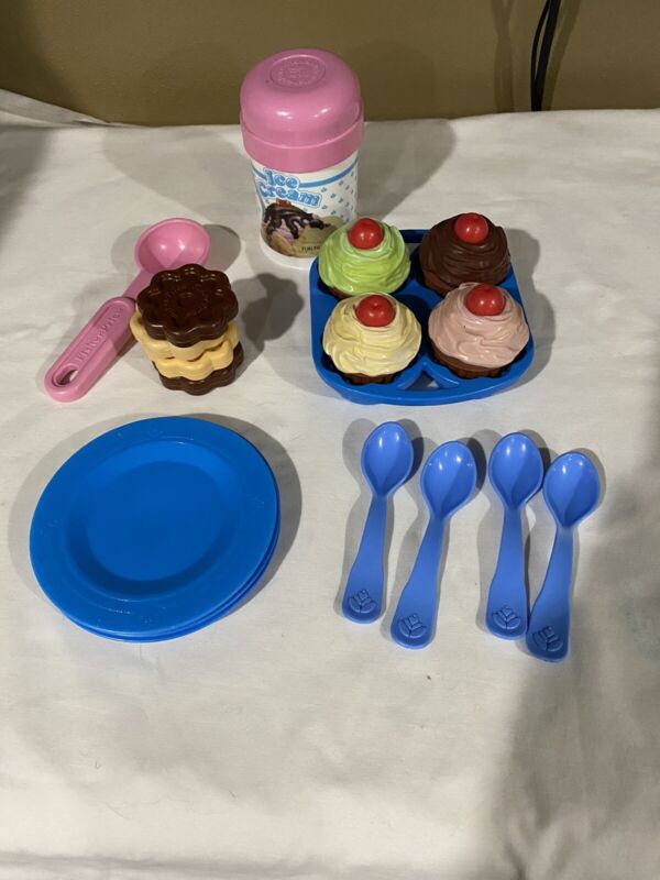 Vtg Fisher Price Fun with Food Party Time Dessert Cupcakes Set #2151 Complete
