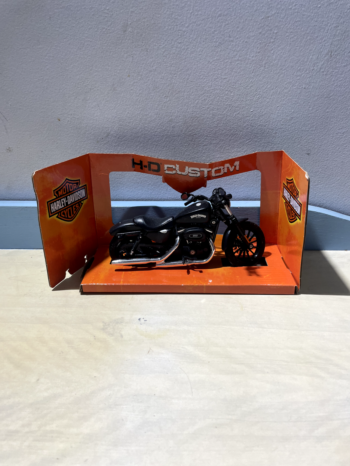Brand New Harley Davidson H-D Custom Scale Motorcycle