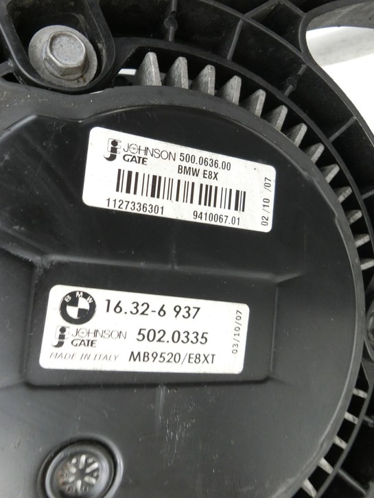 BMW E81 1er 120d 07-12 2,0d 130KW Lüfter Ventilator f. Kühler BMW E81 1er 120d 07-12 26.10.2007 8506668 17428506668... Vorschau 5