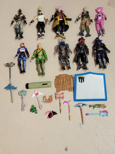 S Collection Lot Of 10 W/ Accessories