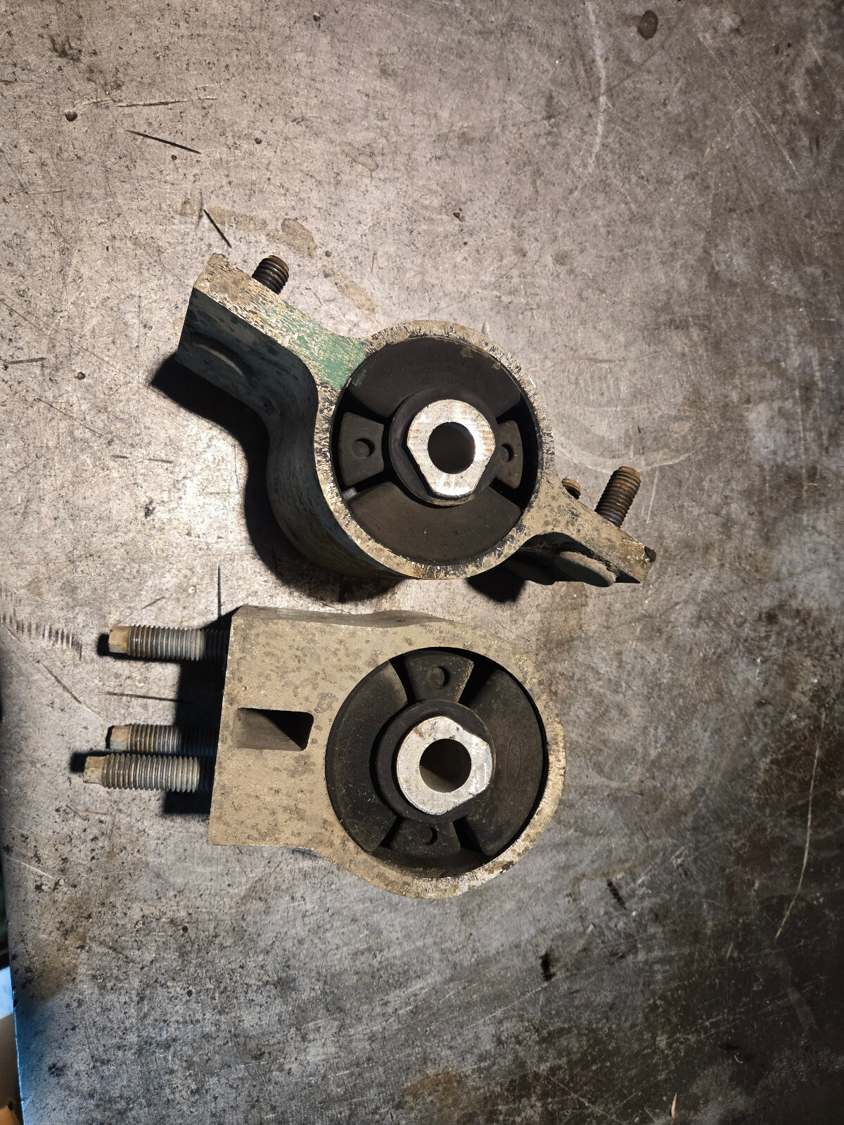 Ford HC3Z-6038-F HC3Z-6038-C - Mount - 2017-2022 F350 6.7L POWERSTROKE - Picture 3 of 6