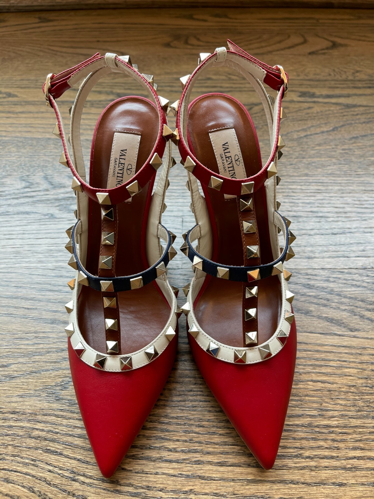 rockstud ankle strap pump