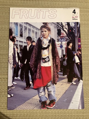 【FRUiTS】No.80 / 雑誌 フルーツ / 2004.03 FRUiTS】No.80 / 雑誌 フルーツ / 2004.03