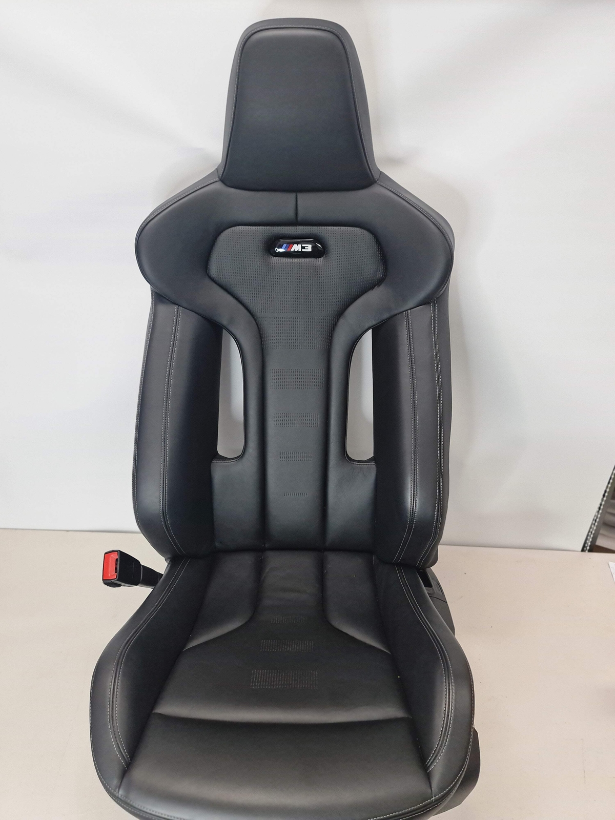 0 Seat PASSENGER SIDE F80 M3 FRONT MERINO LEATHER image 3