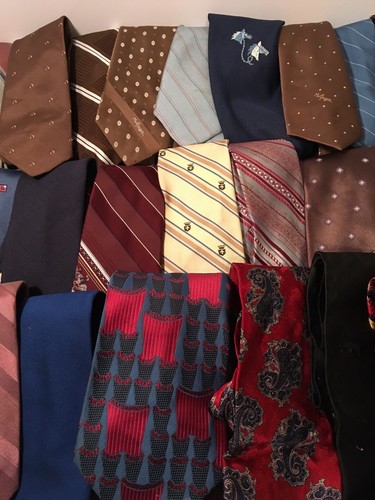 30 Vintage 1970’s Neck Ties Cutter Quilt Crafts Rockabilly