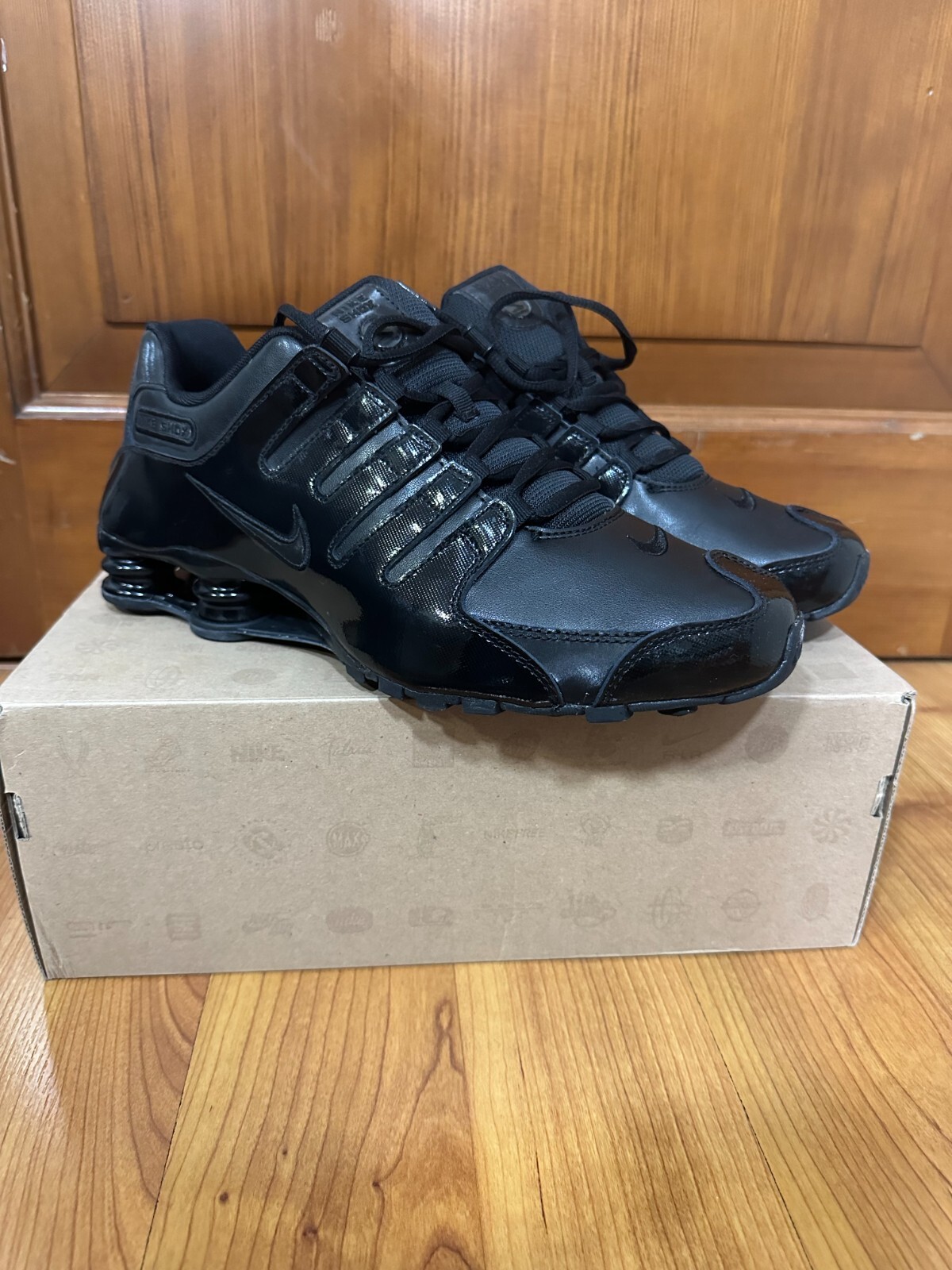 【新品未使用】NIKE AIR SHOX NZ 2.0 Nike Air Shox NZ 2.0 : Amazon.in: Shoes & Handbags