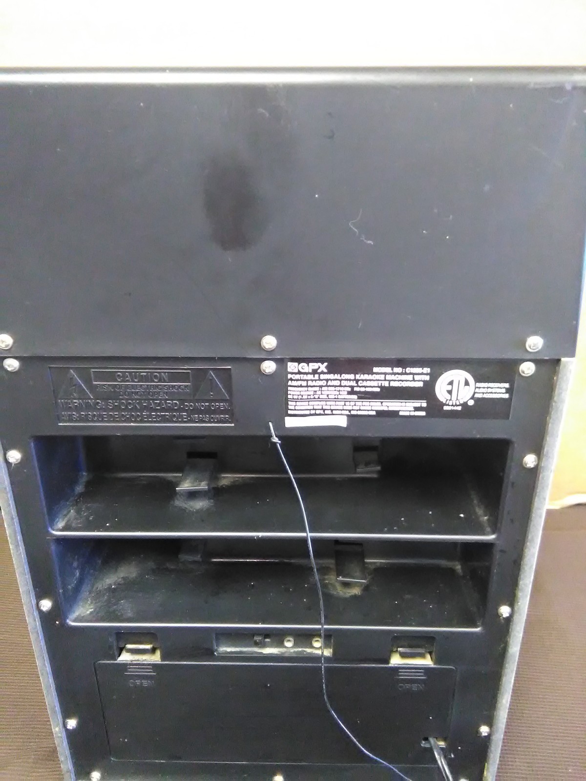 KARAOKE MACHINE-model #C1285-E1-DUAL TAPE-GPX-TESTED AND WORKS-AM/FM RADIO 21