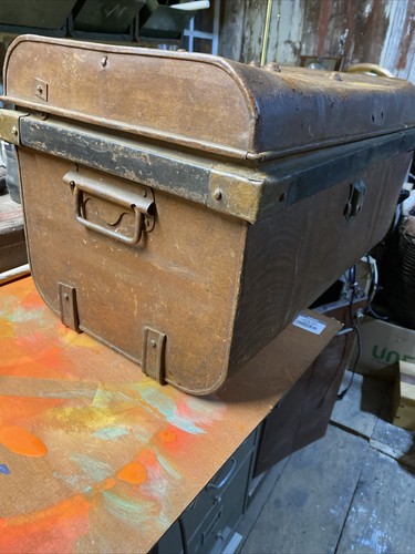 innovator Vintage trunk 約29L Vintage Innovation New York Steamer Trunk | Chairish