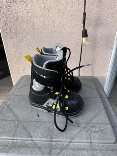 Burton Jr. Freestyle Snowboard Boots Black Sz 3 Used | eBay