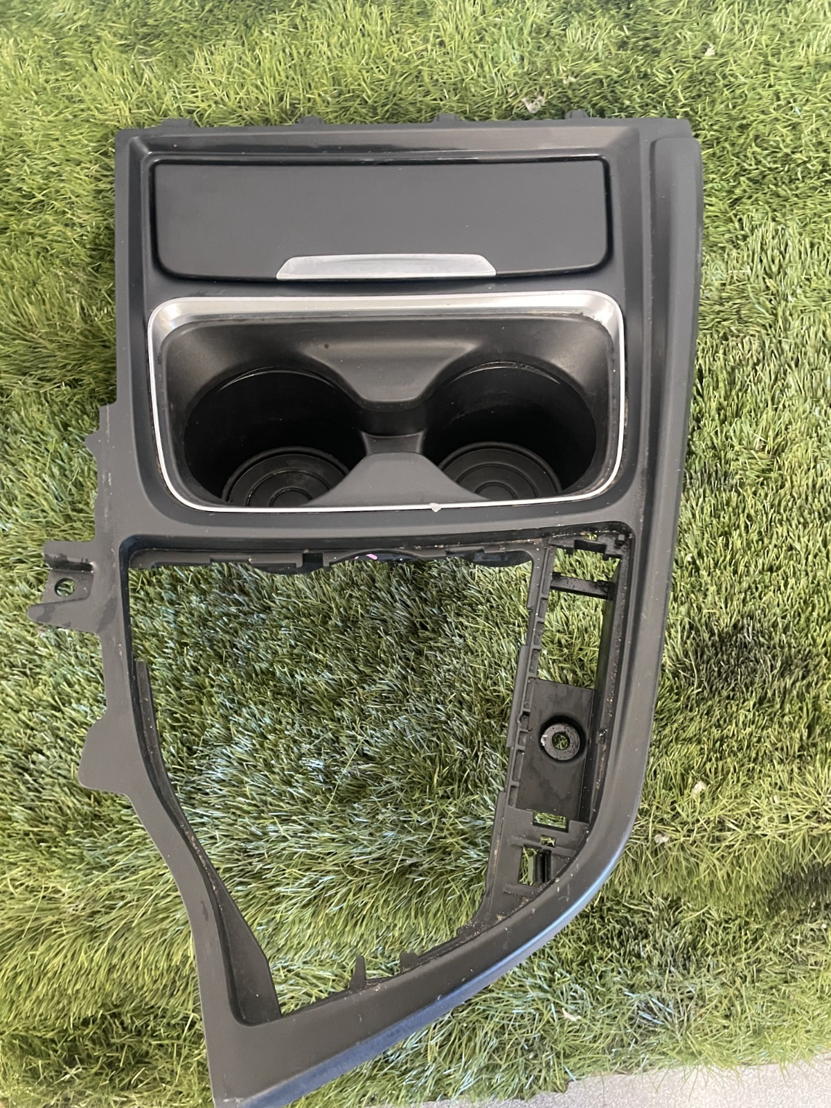 BMW 3 SERIES F30 F31 F80 OEM CENTRE CONSOLE CUP HOLDER AND ASHTRAY 105048744