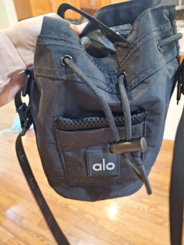 ALO YOGA Bucket Crossbody Bag Black Brown Small Portable ALO YOGA Bucket Crossbody Bag Black Brown Small Portable