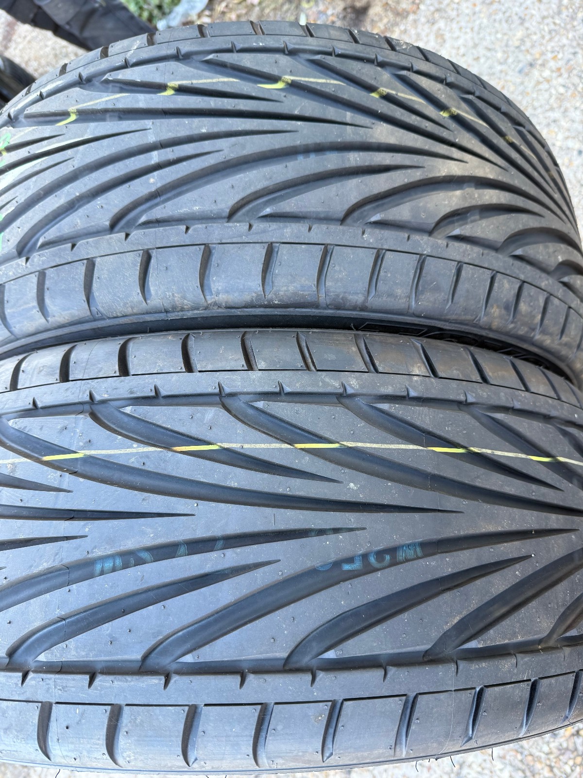 New 245 40 20 Toyo Proxes T1R, 99y, x2 A Pair (F1_tyres) FOD YD278